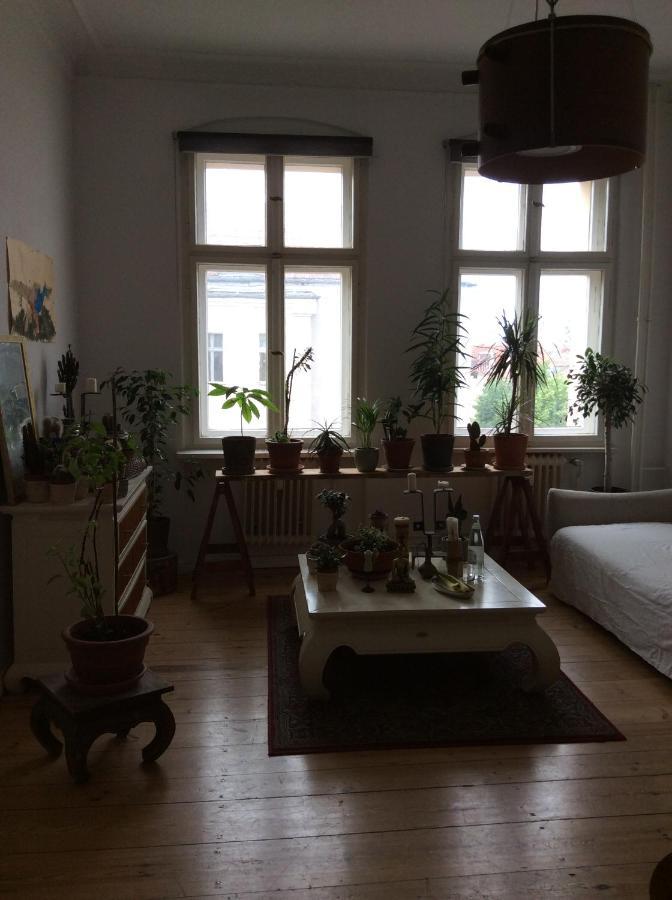 Homestay Heller Grosser Jugendstil Altbau In Tempelhof